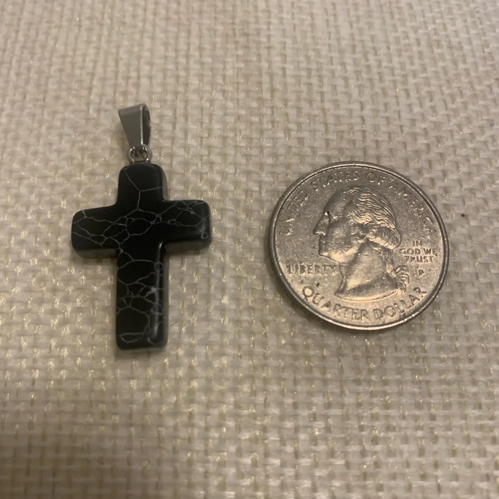 Translucent Green Cross Pendant Necklace - Picture 7 of 12